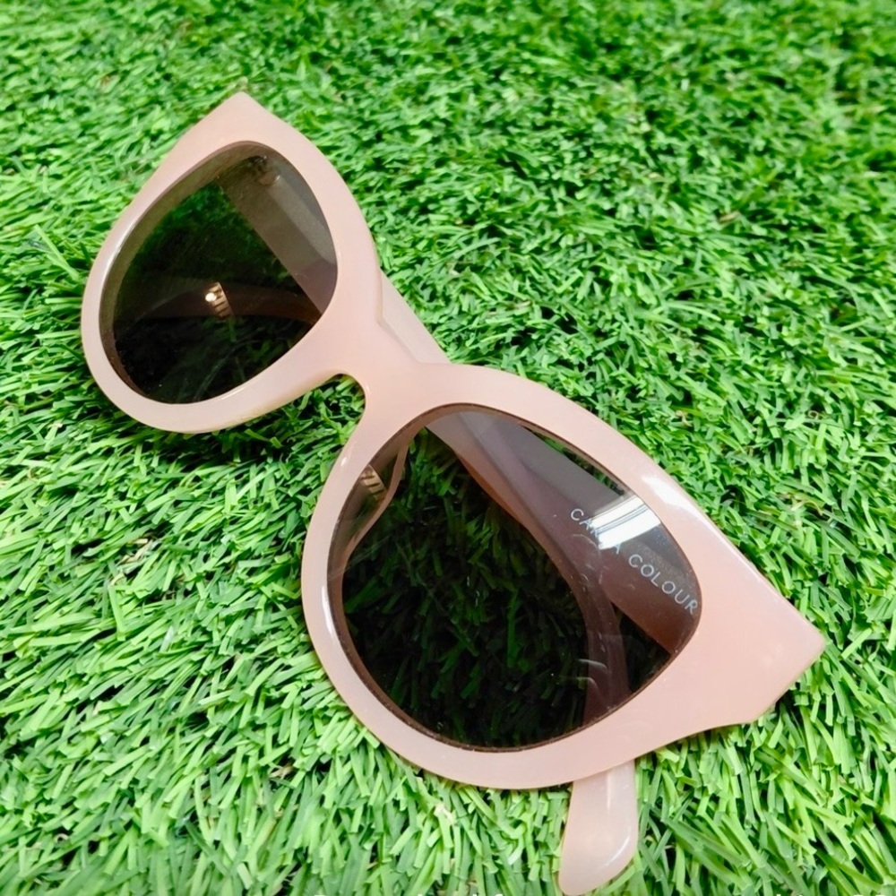 Euc Unisex Carla Colour Barton Sunglasses In Flesh/Haze By Carla Colour. View 3